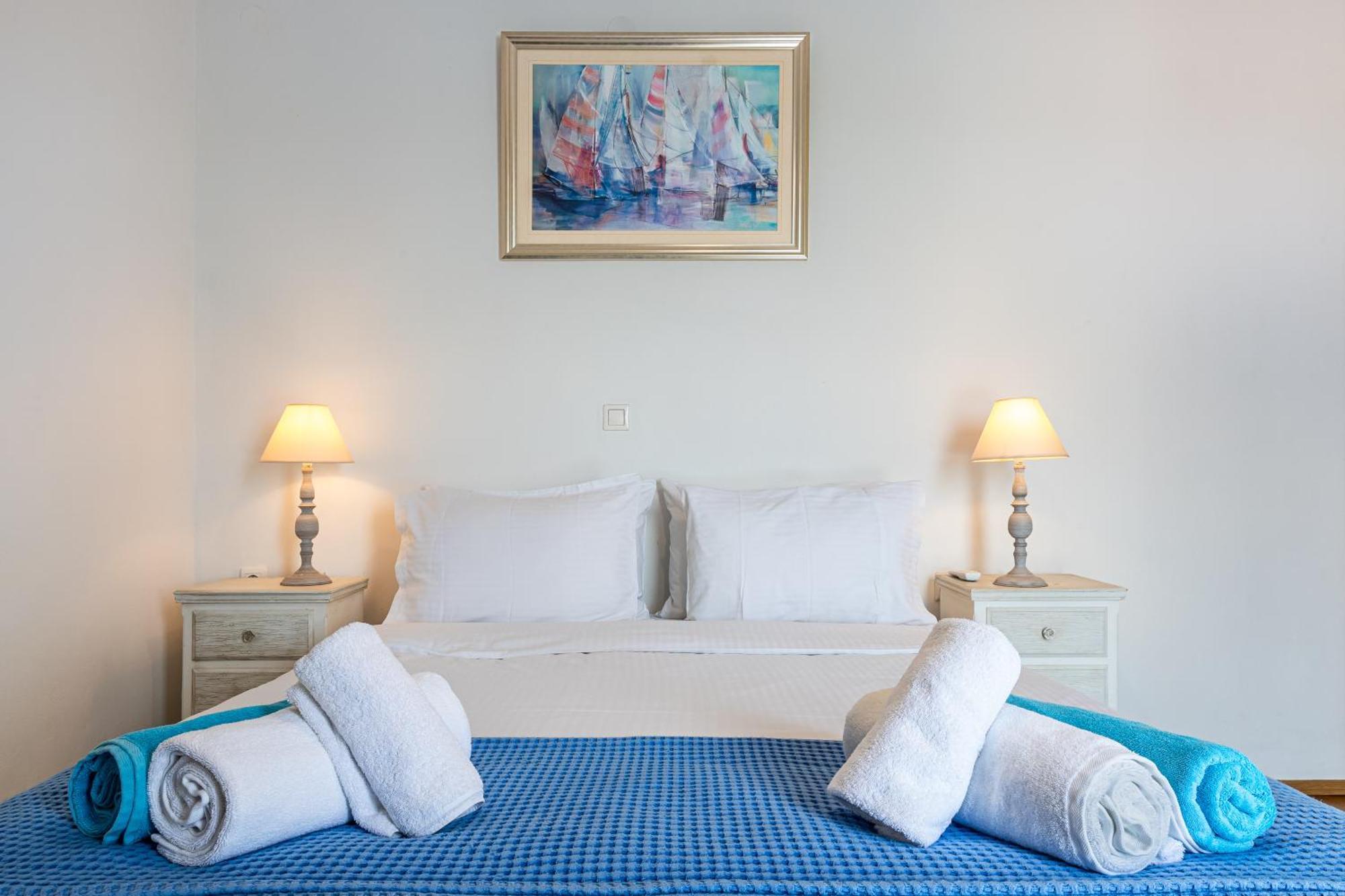 Dimitra Apartment With Private Pool And Sea View -The Ground Floor Of A Two Storey Building Daratsos Eksteriør billede