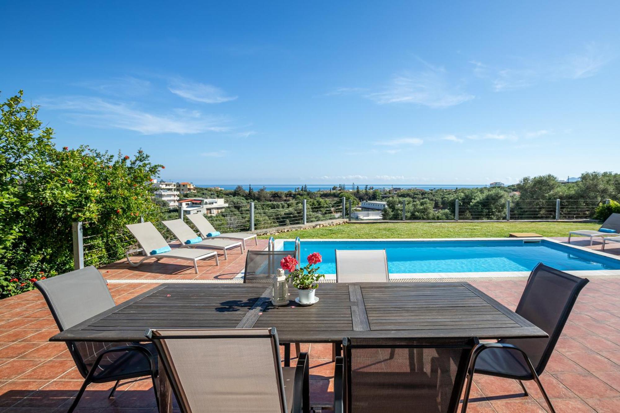 Dimitra Apartment With Private Pool And Sea View -The Ground Floor Of A Two Storey Building Daratsos Eksteriør billede