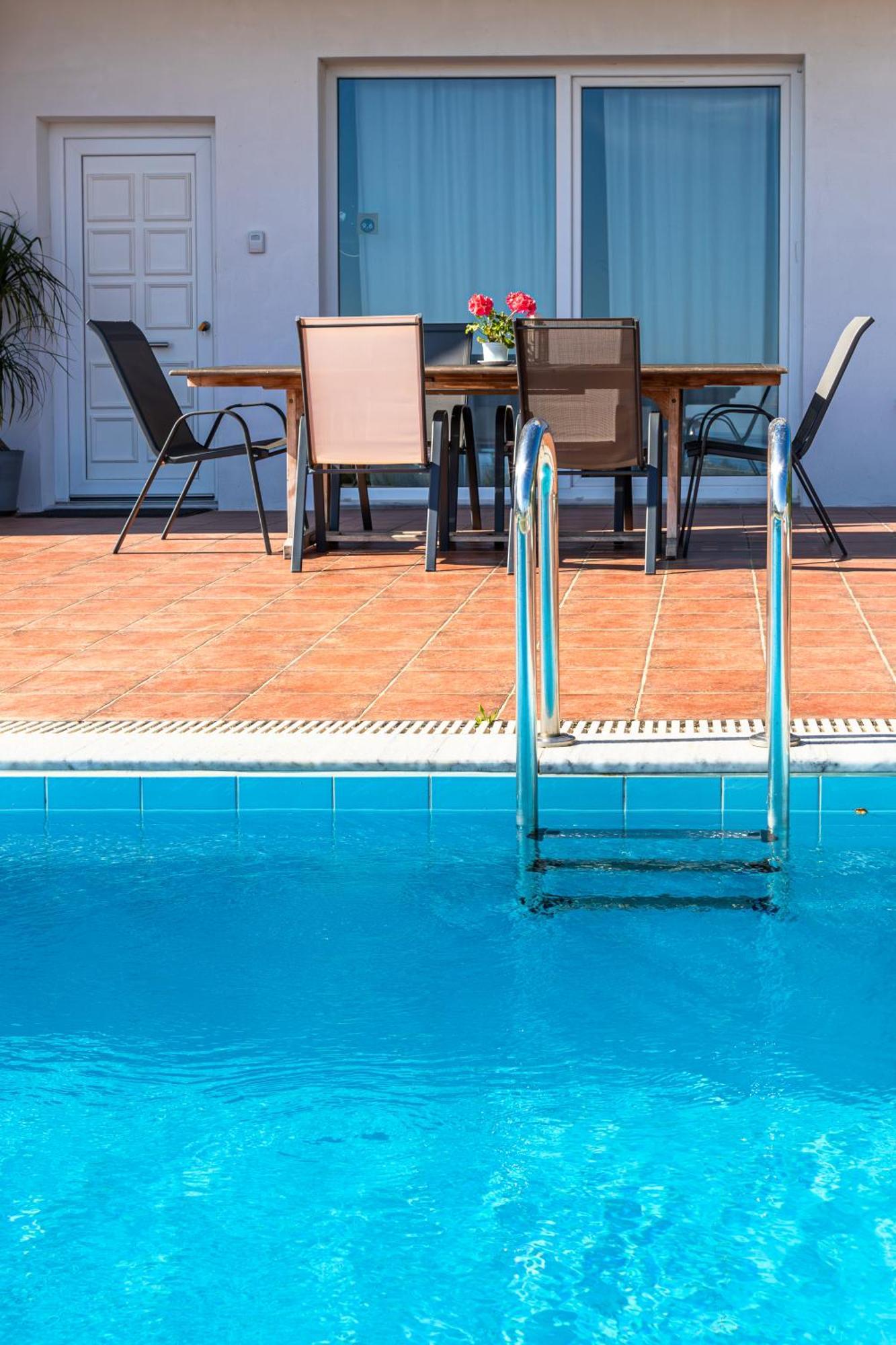 Dimitra Apartment With Private Pool And Sea View -The Ground Floor Of A Two Storey Building Daratsos Eksteriør billede